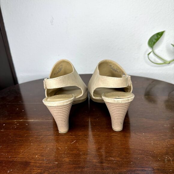 Naturalizer Teagan Slingback Heels Beige Size 9M Peep Toe Sandals Comfort - Picture 3 of 8